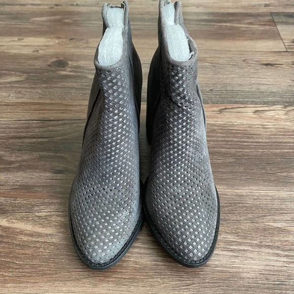 Steve Madden sz 6 M suede leather‎ mesh ankle heel boots NWT - Picture 4 of 7